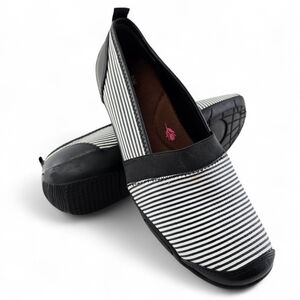 Ros Hommerson Women's Black White Striped Leather Carol Slip On Loafers Size 9.5